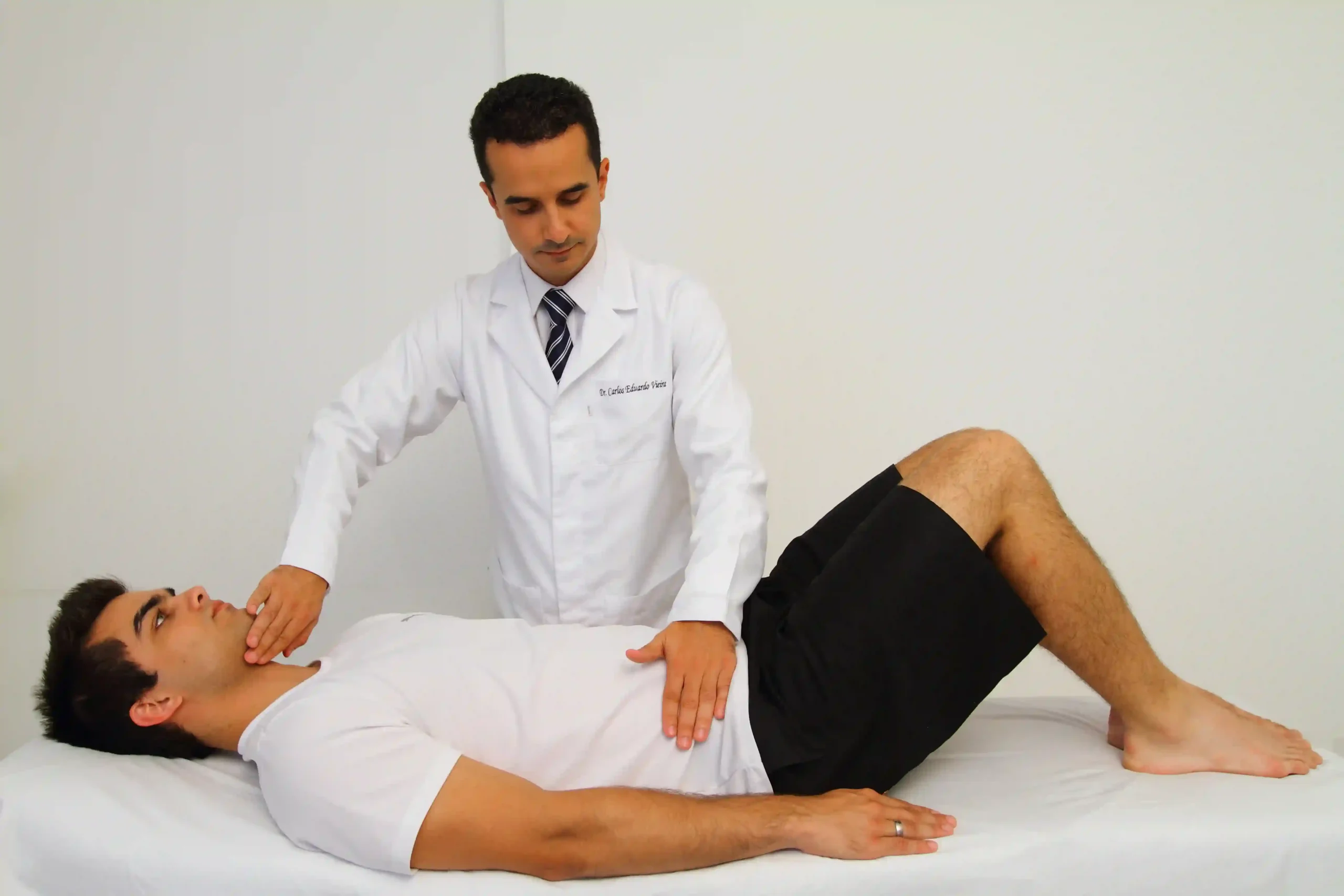 Atendimento de Microfisioterapia em Sorocaba com Carlos Eduardo, terapeuta e psicanalista
